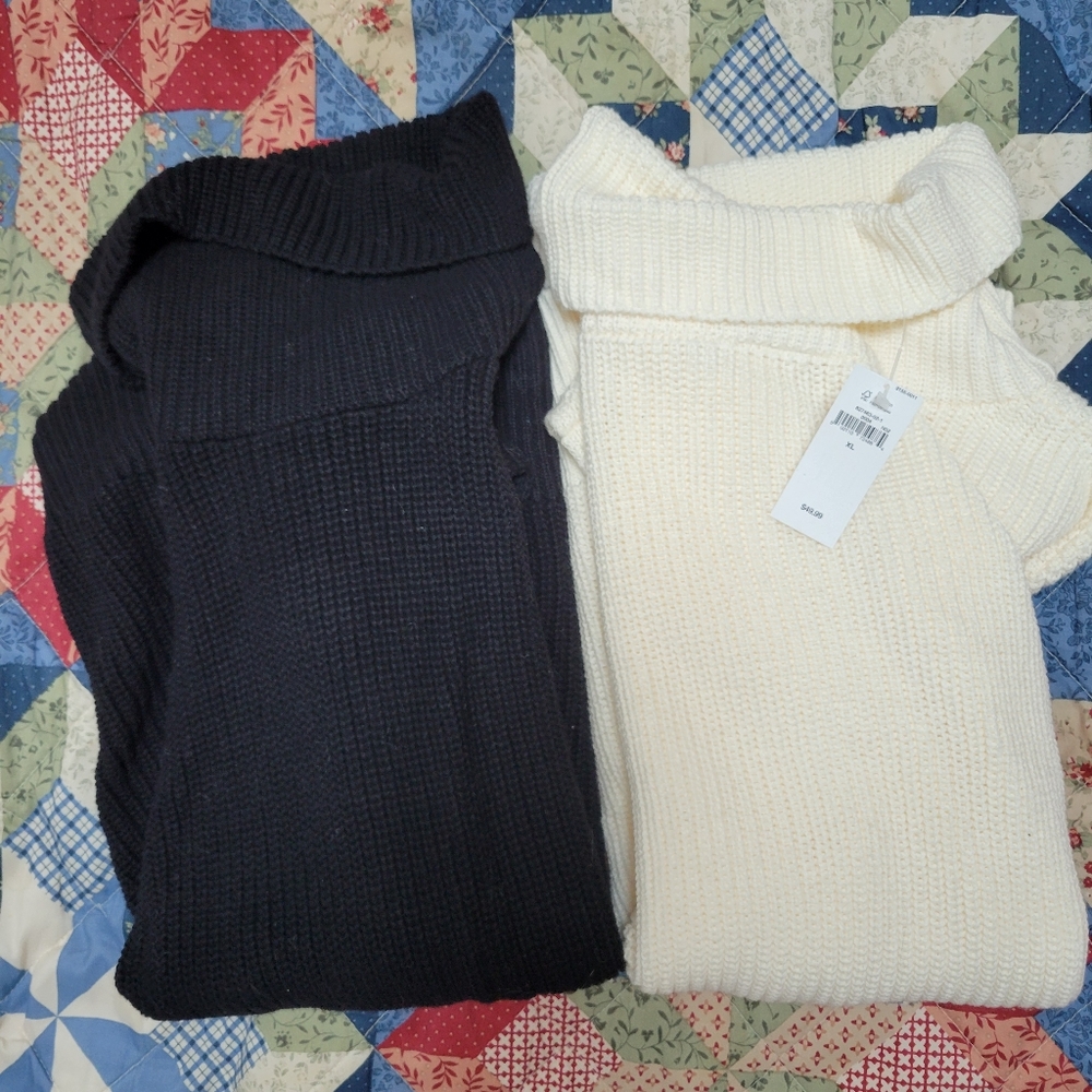 GAP Sleeveless Turtleneck Sweaters